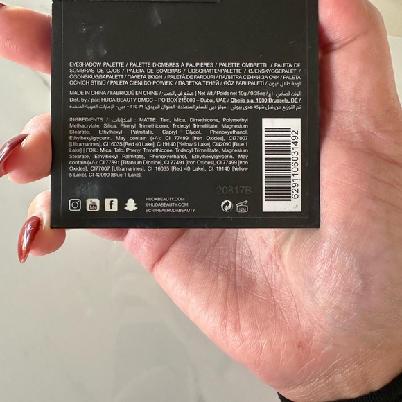 Hudabeauty Electric Obsessions Palette - Picture 2 of 3